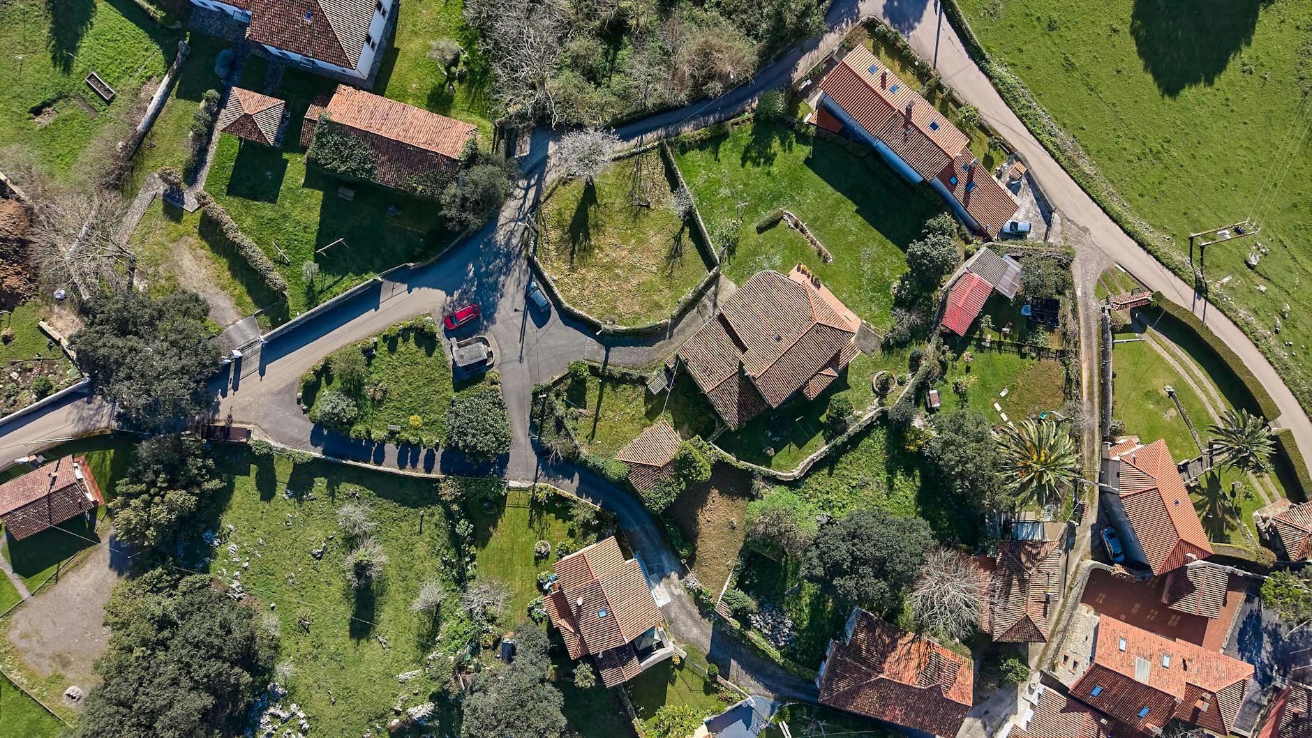 Fotografía aérea de construcción en Galicia con dron 2026