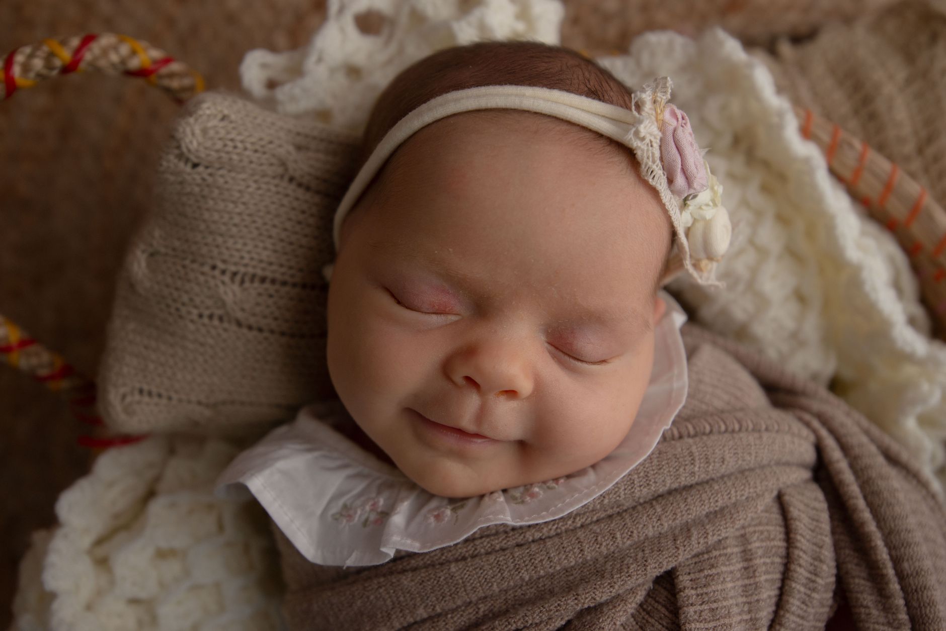 Fotos newborn recién nacido estilo natural exterior
