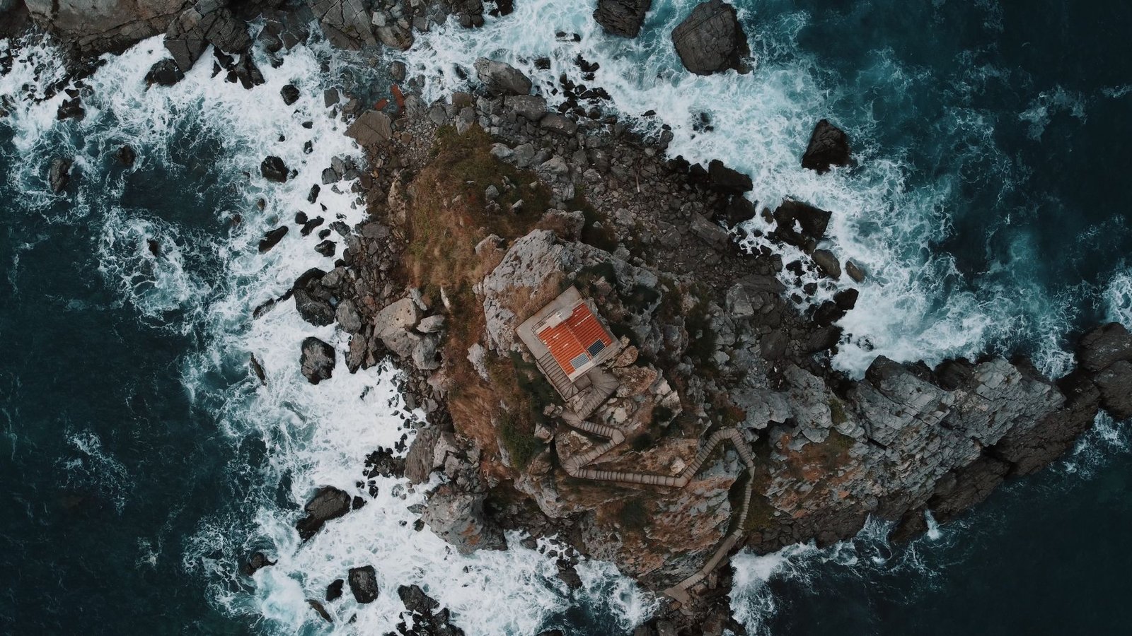 Fotografía inmobiliaria con dron en villas de Galicia: precios y beneficios