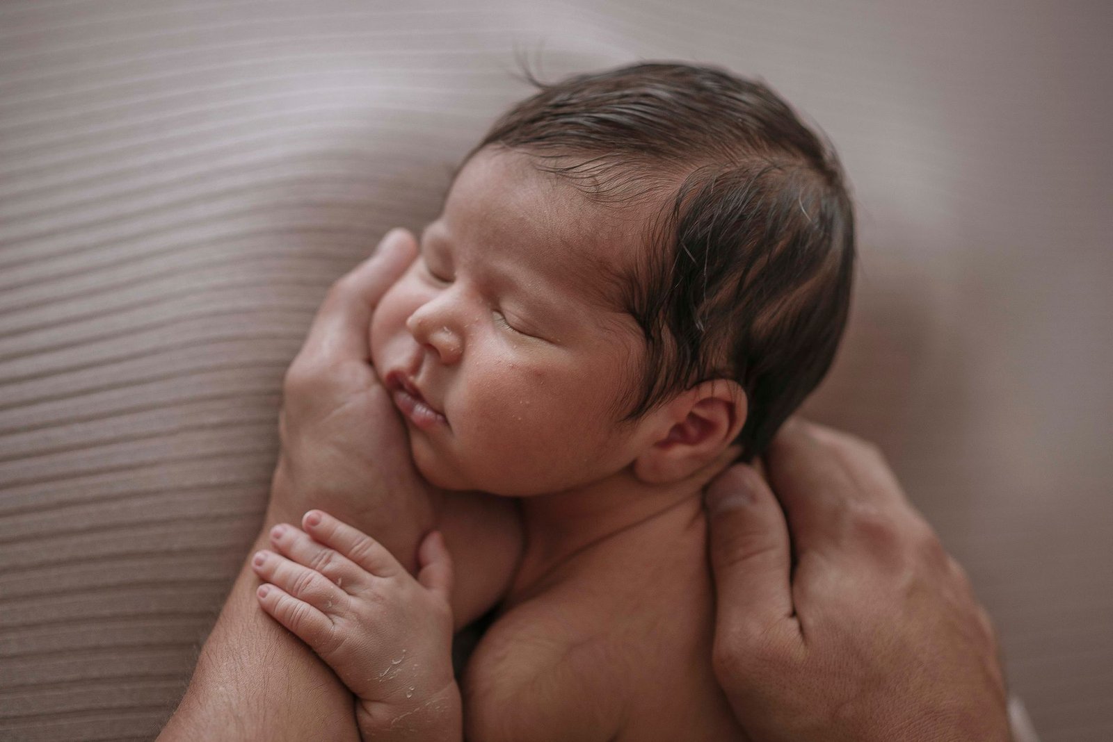 Sesión fotos recién nacido newborn Ourense: guía práctica completa